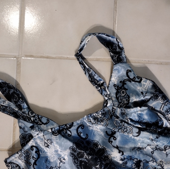 Shimmery lt blue/black asymmetrical top - Picture 5 of 12